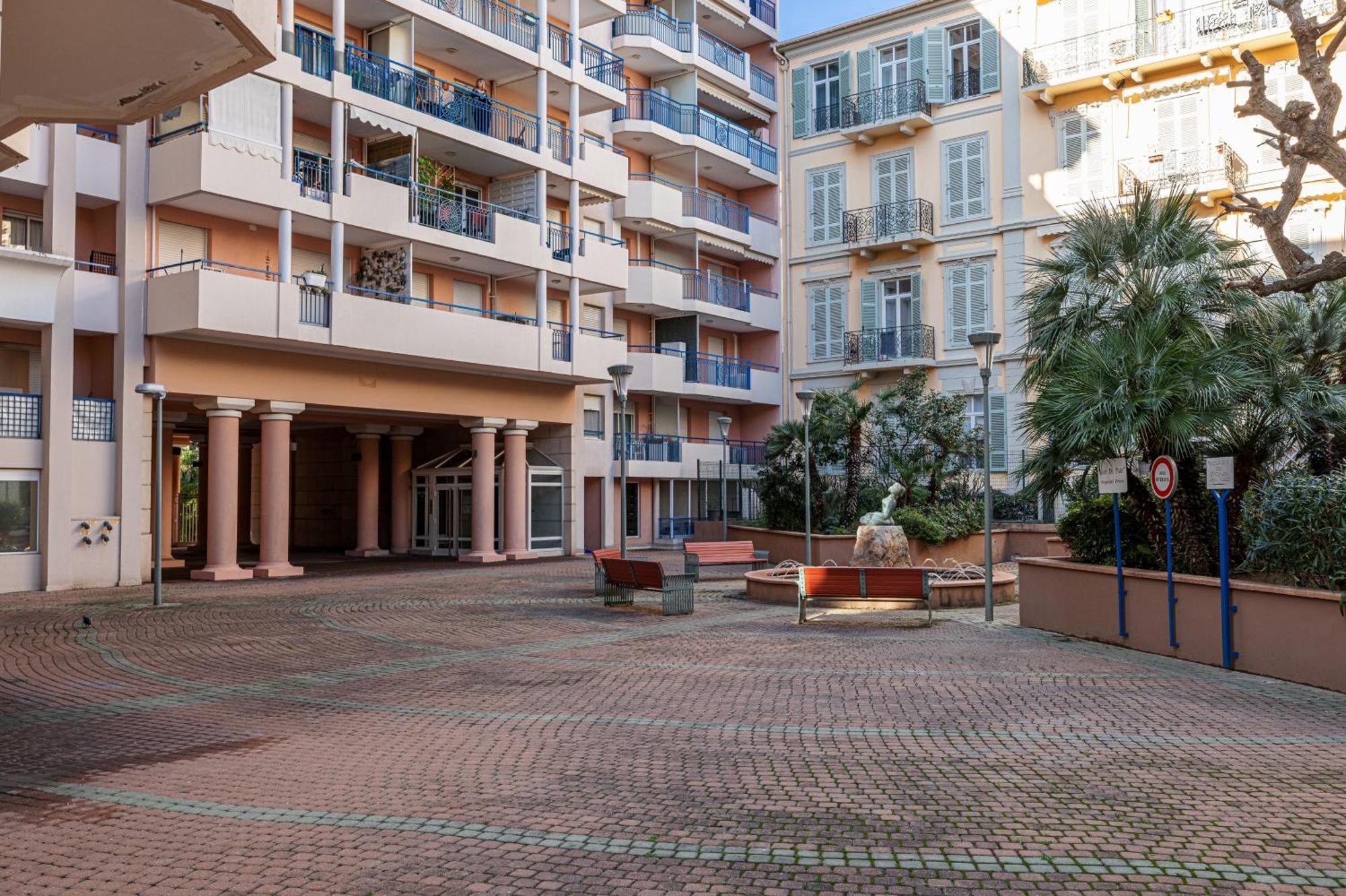 Eden Park - 2 Pieces, Proche * Mentone